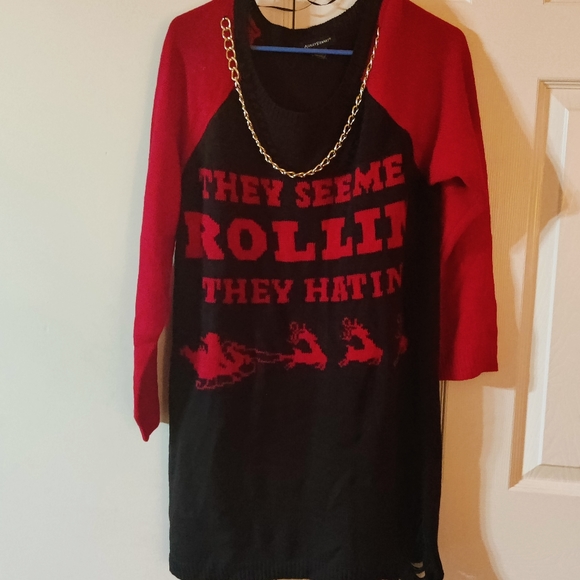 Sweater - Picture 1 of 2